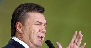 Янукович: На владу готують збройний напад