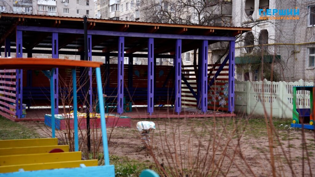 виховательку
