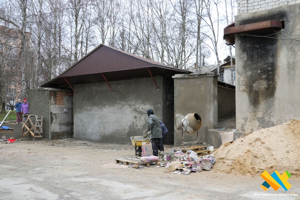 У парку Шодуара реконструюють громадську вбиральню, її зроблять доступною...