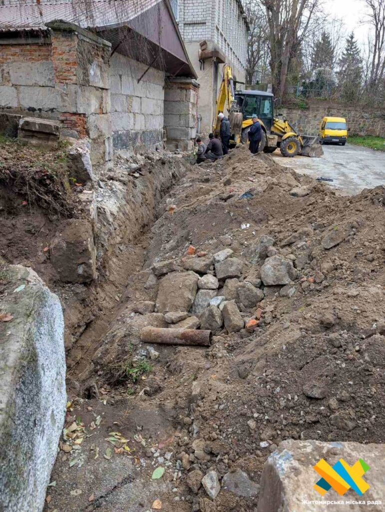 У парку Шодуара реконструюють громадську вбиральню, її зроблять доступною...