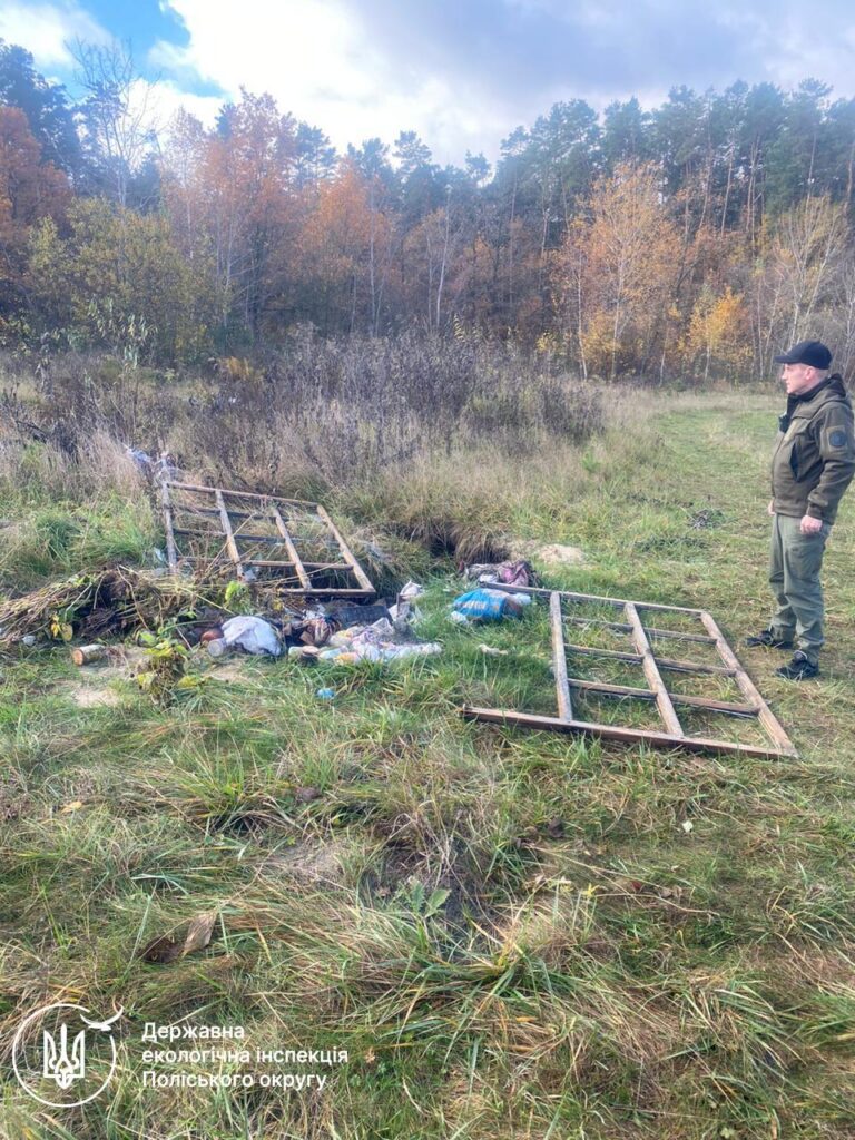 Стихійні сміттєзвалища біля Житомира: екоінспектори зафіксували порушення в Оліївській...