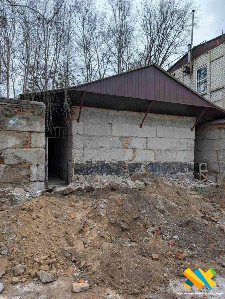 У парку Шодуара реконструюють громадську вбиральню, її зроблять доступною...