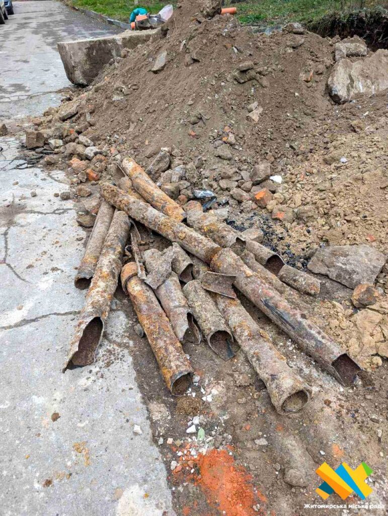 У парку Шодуара реконструюють громадську вбиральню, її зроблять доступною...