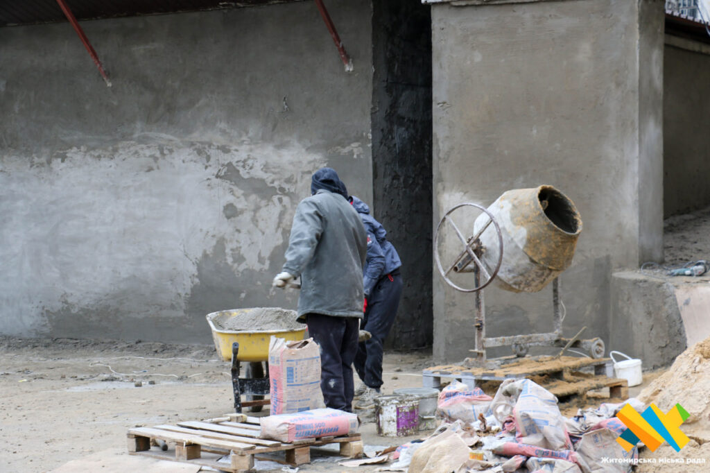 У парку Шодуара реконструюють громадську вбиральню, її зроблять доступною...