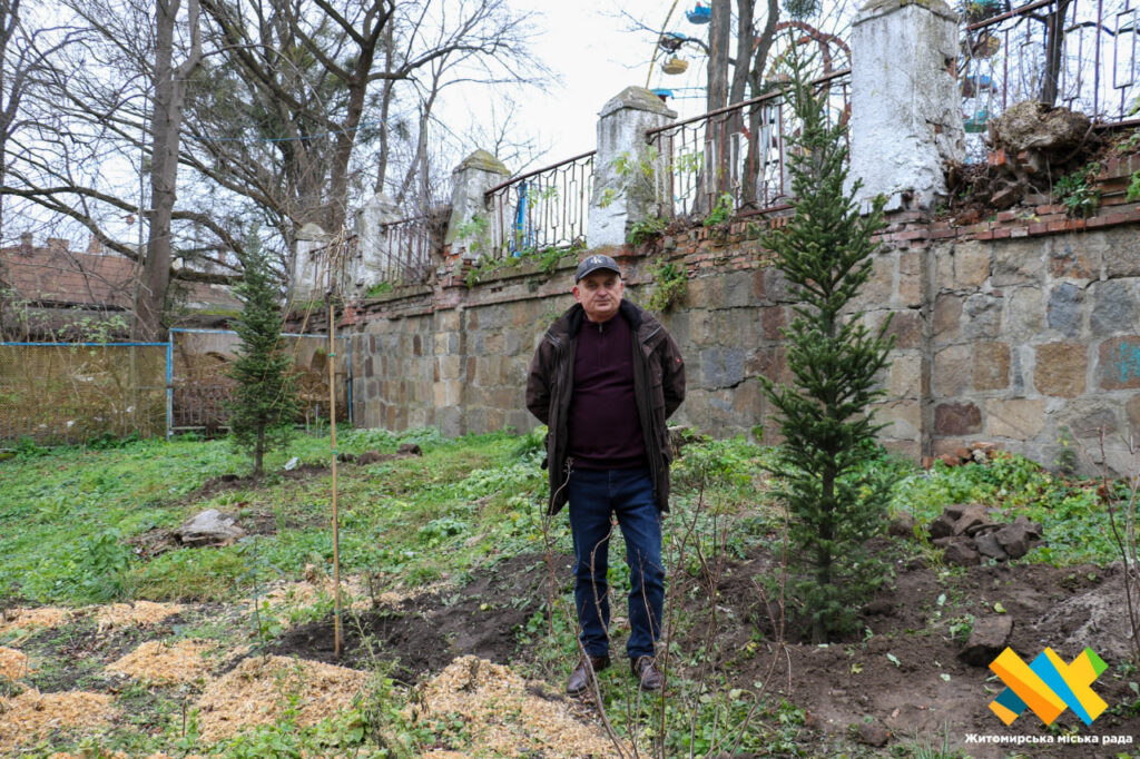 У парку Шодуара реконструюють громадську вбиральню, її зроблять доступною...