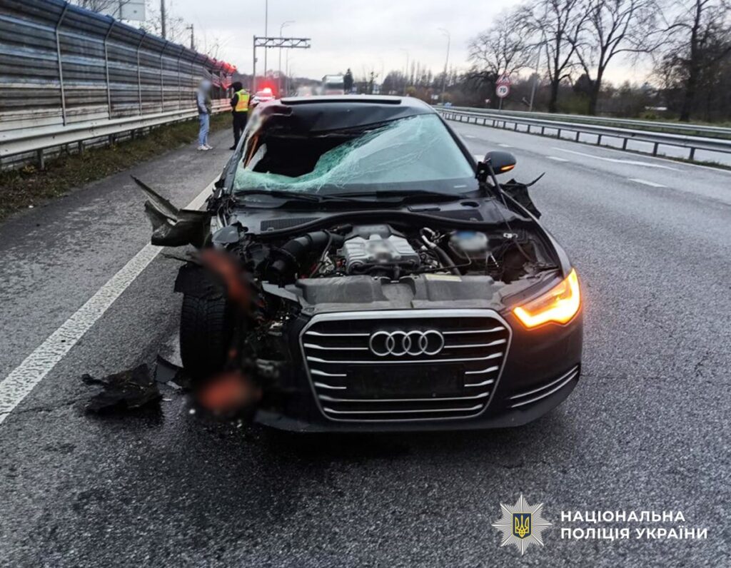 водій Audi збив жінку