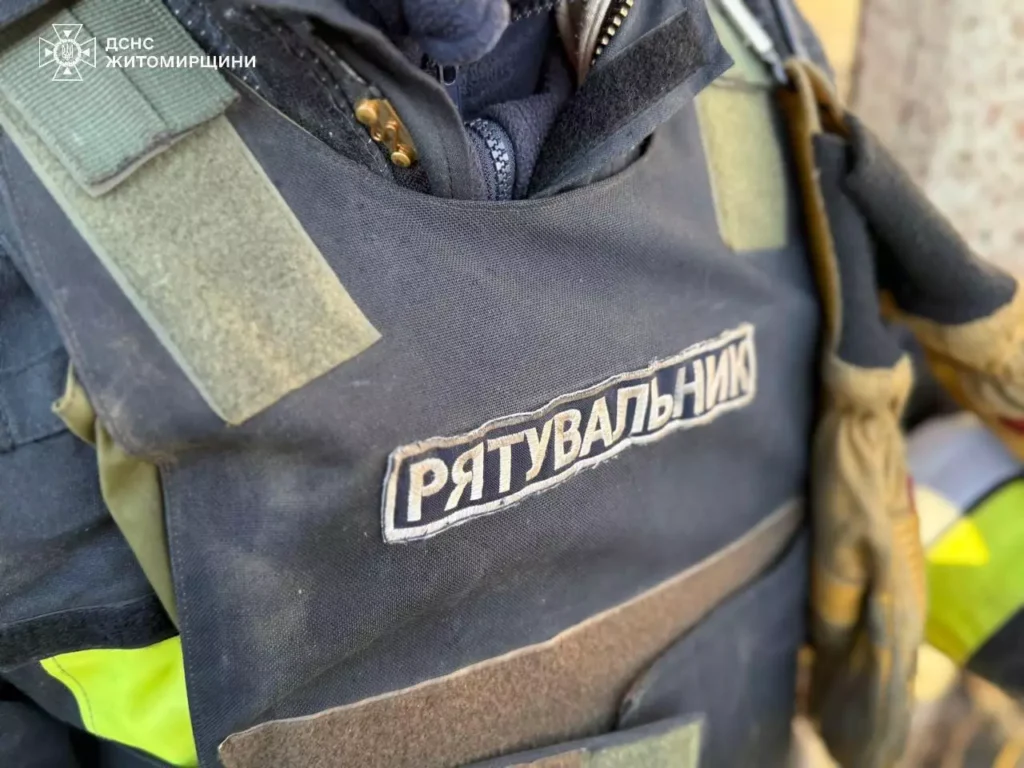 Третю добу поспіль атаки по Житомирщині: через обстріл горів...