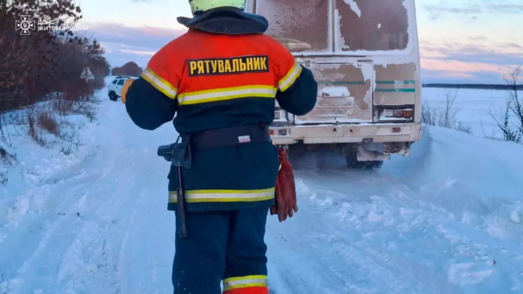 На Житомирщині рятувальники 5 разів допомагали на автошляхах через...