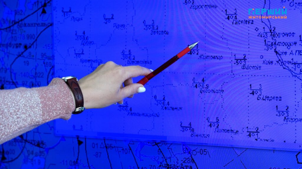 На Житомирщині утримається зимова погода: сніг, вітер і ожеледиця,...