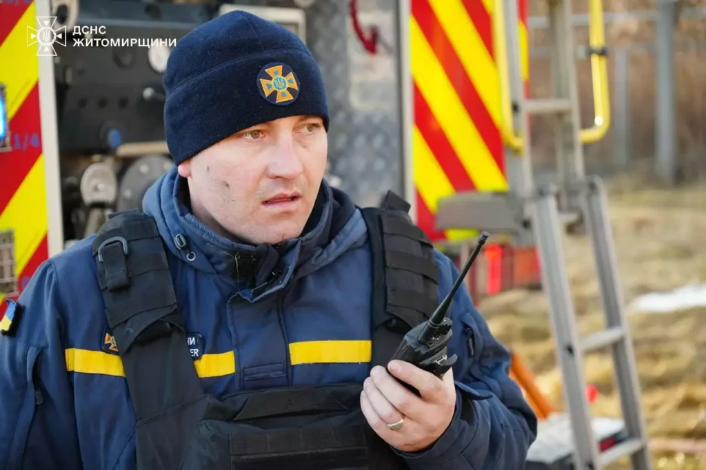 Третю добу поспіль атаки по Житомирщині: через обстріл горів...