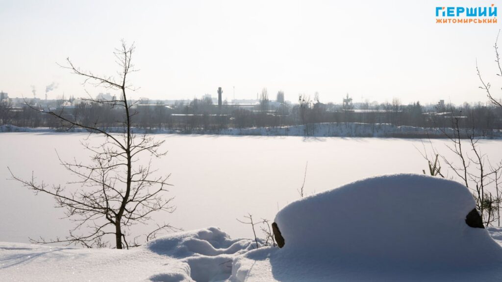 Зимовий Соколовський кар’єр у Житомирі: мороз, сонце і крига