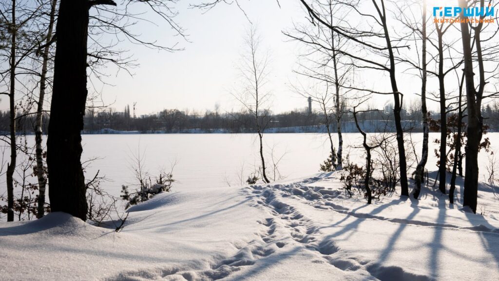 Зимовий Соколовський кар’єр у Житомирі: мороз, сонце і крига