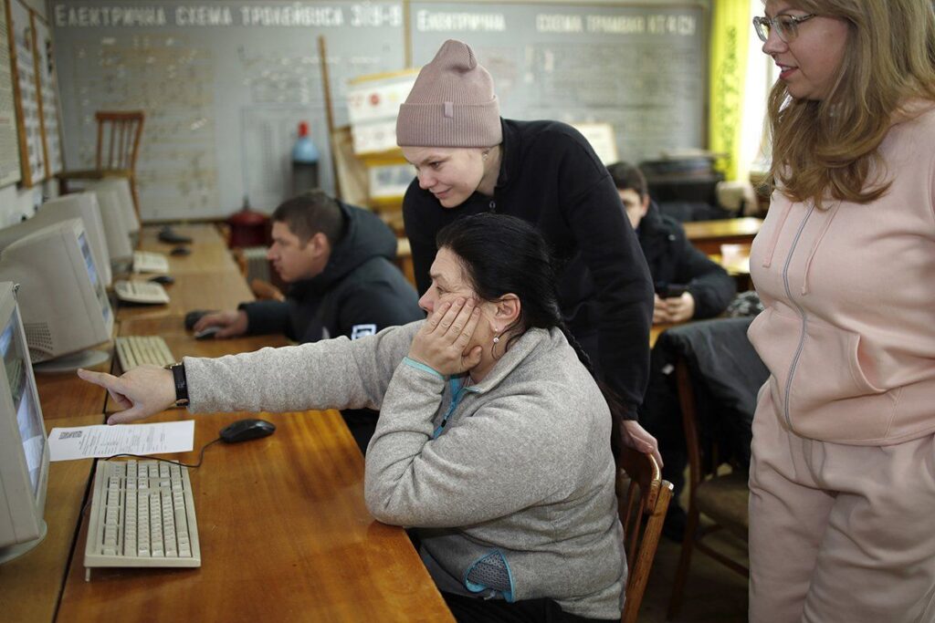 У Житомирі випустили нову групу водіїв тролейбусів