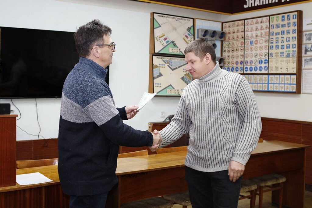 У Житомирі випустили нову групу водіїв тролейбусів