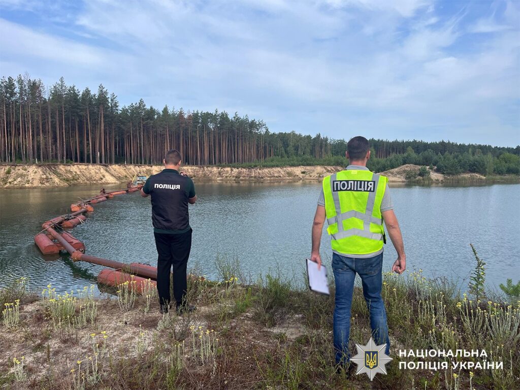 Незаконний видобуток піску на понад 2,5 млрд грн: поліція...