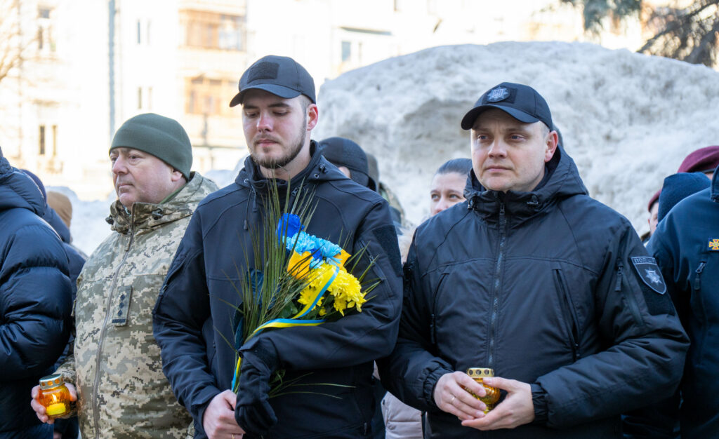 У Житомирі вшанували пам’ять Героїв Небесної Сотні: поклали лампадки...