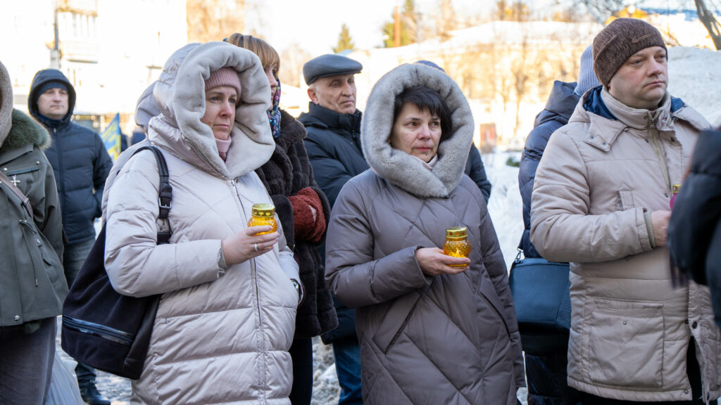 У Житомирі вшанували пам’ять Героїв Небесної Сотні: поклали лампадки...