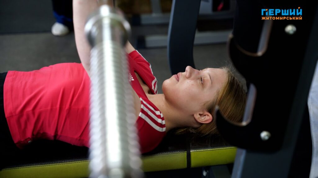 Екстремальний жим у Житомирі: молодь змагалася на кількість повторень
