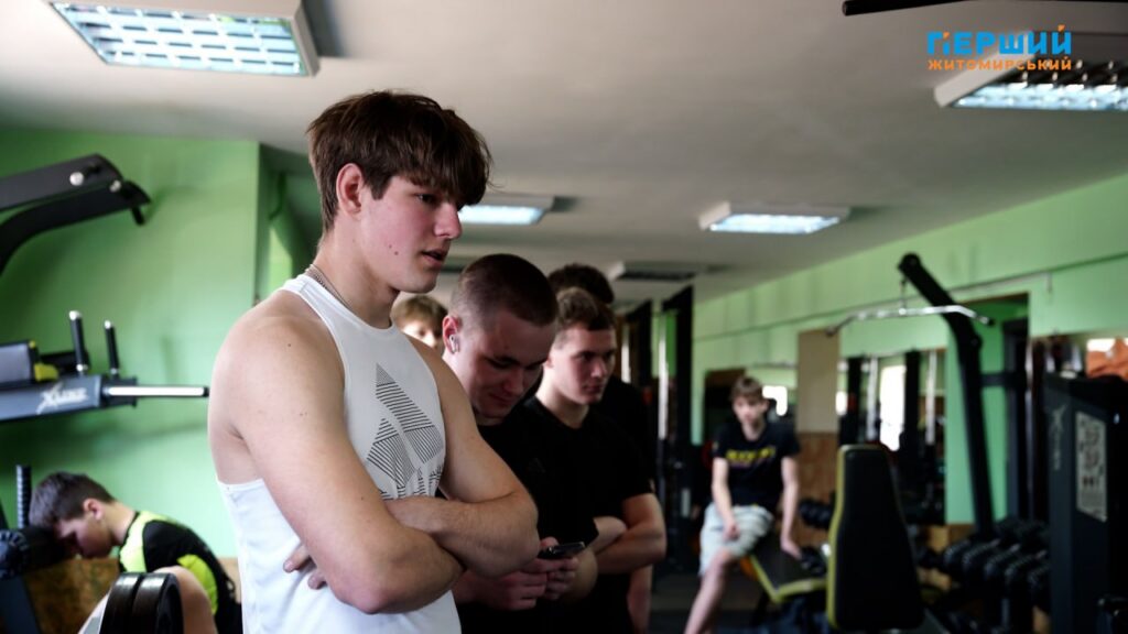 Екстремальний жим у Житомирі: молодь змагалася на кількість повторень