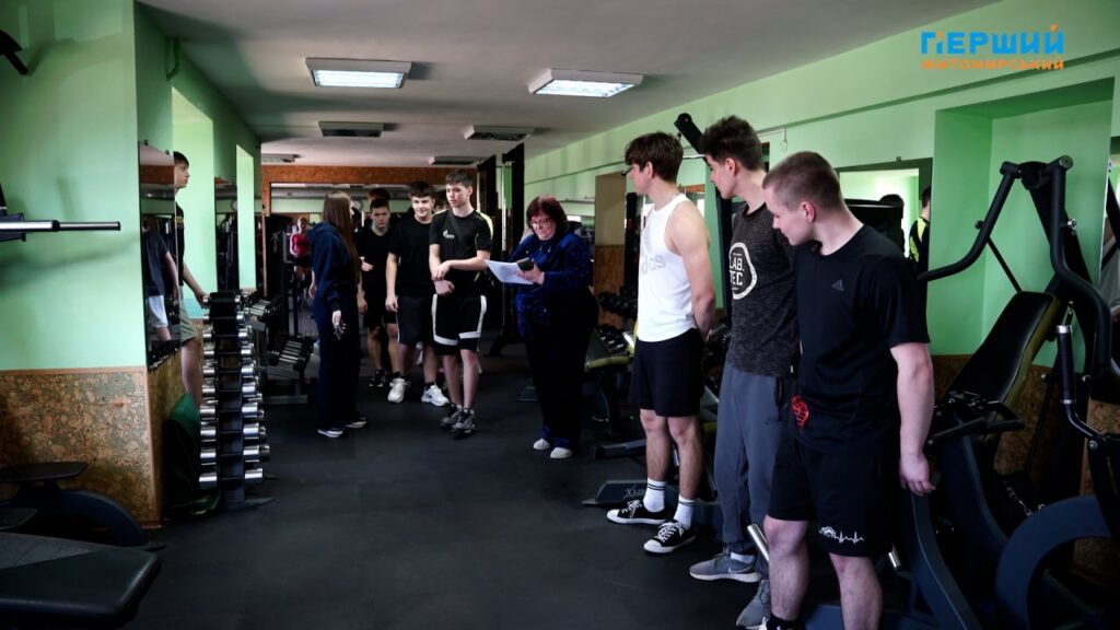 Екстремальний жим у Житомирі: молодь змагалася на кількість повторень