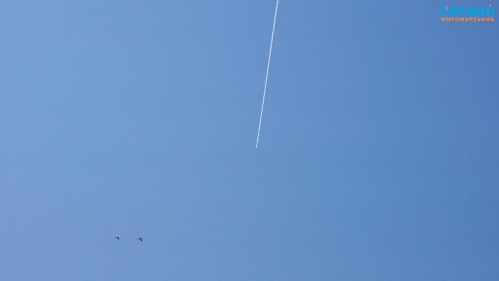 Весна наздоганяє календар: у Житомирі тане сніг, блищить вода...