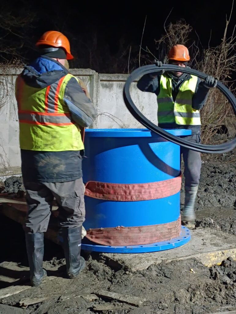 встановили новий каналізаційний колектор