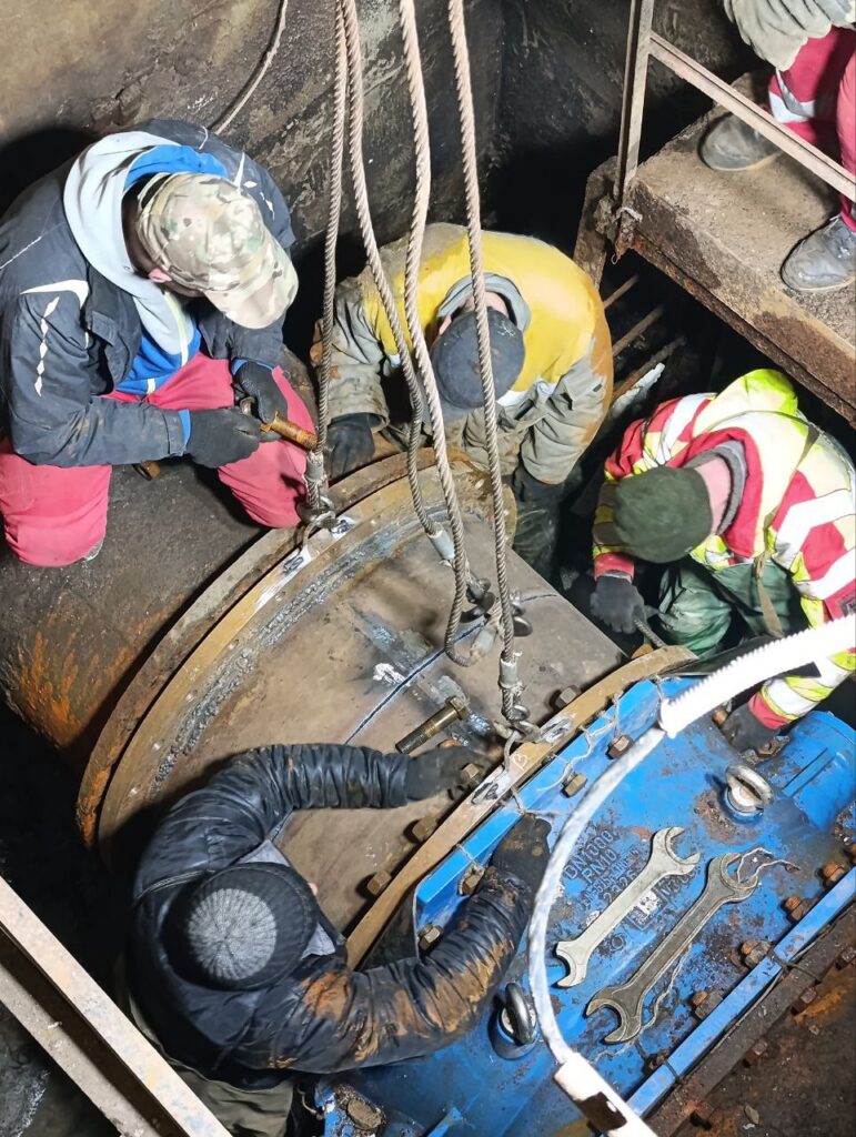 встановили новий каналізаційний колектор