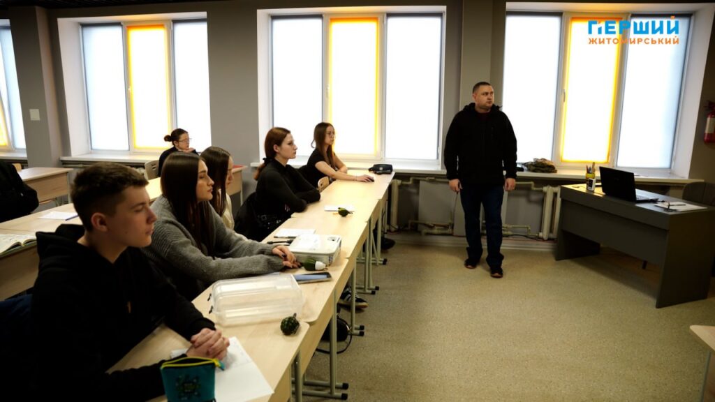 У Житомирі функціонує 4 осередки предмета «Захист України»: як...