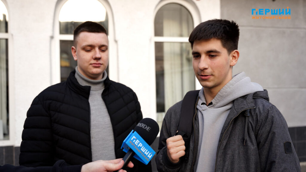 «Півтори години в армії»: у Житомирі презентували документальний фільм...