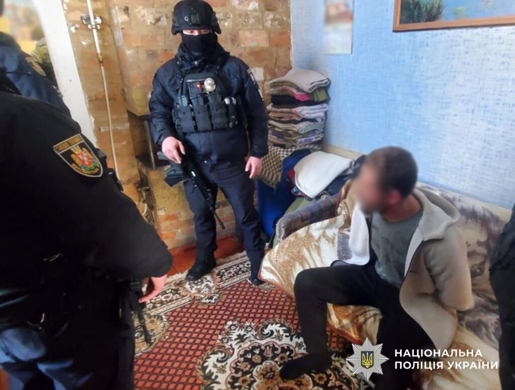 У Коростені затримали двох дезертирів, яких підозрюють у подвійному...