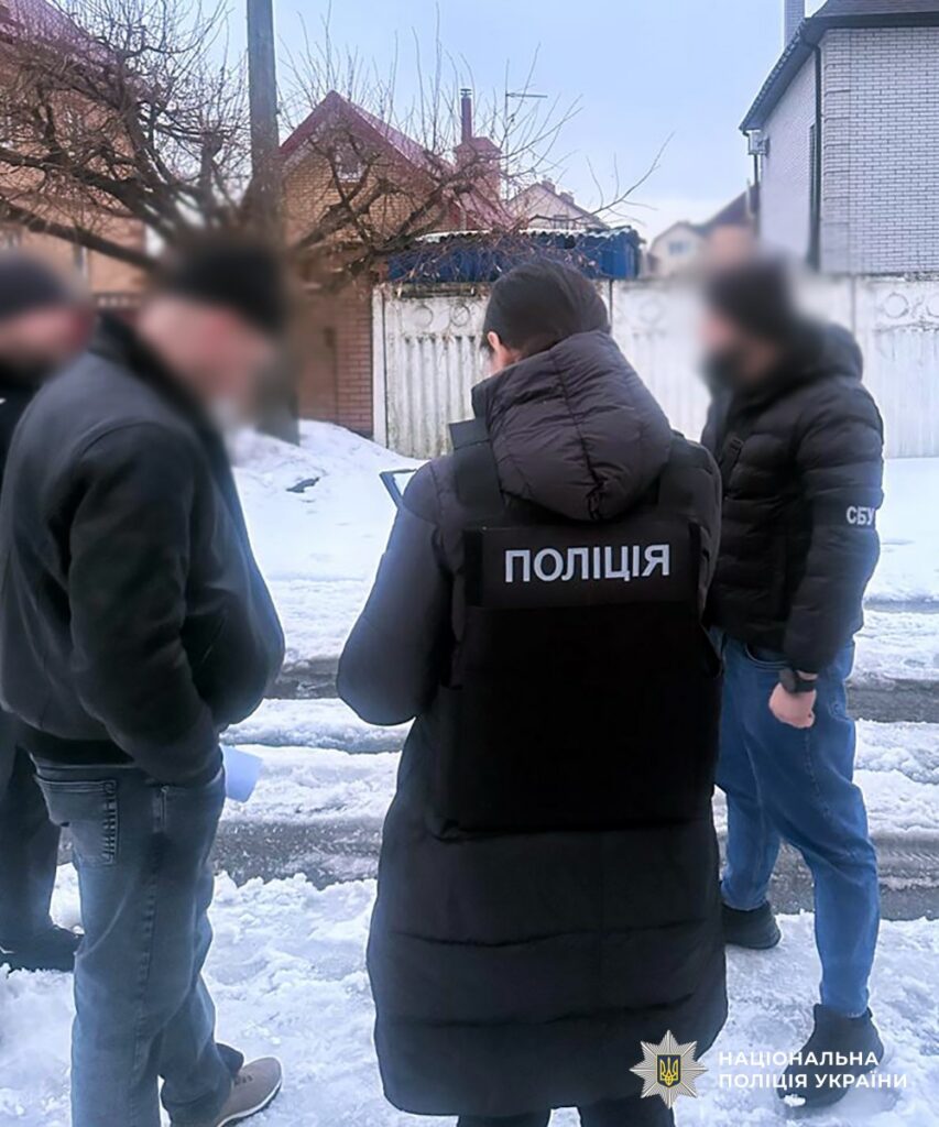 «Оберіг» за 5600 доларів: у Коростишеві затримали підозрюваних у...