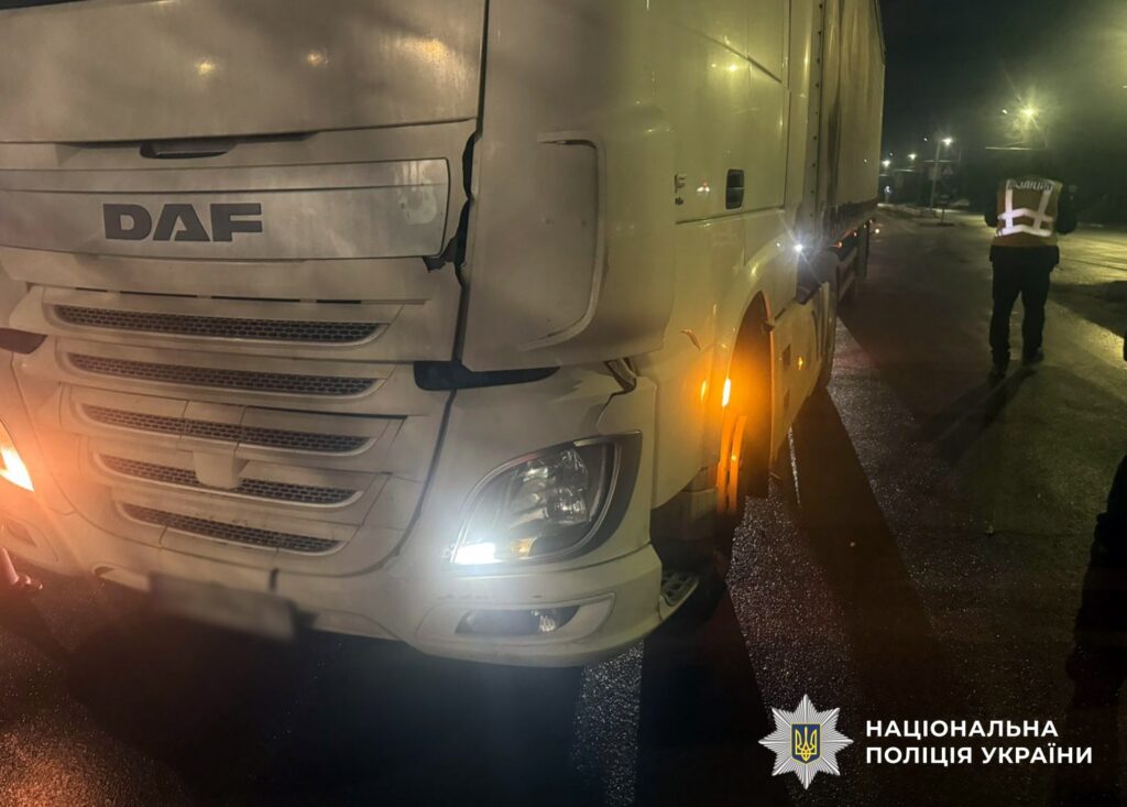 У Житомирі на проспекті Незалежності вантажівка збила пішохода