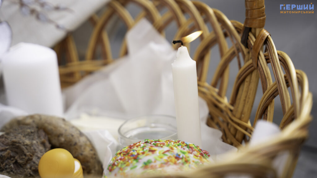 Світле свято у Житомирі: як містяни святять великодні кошики...