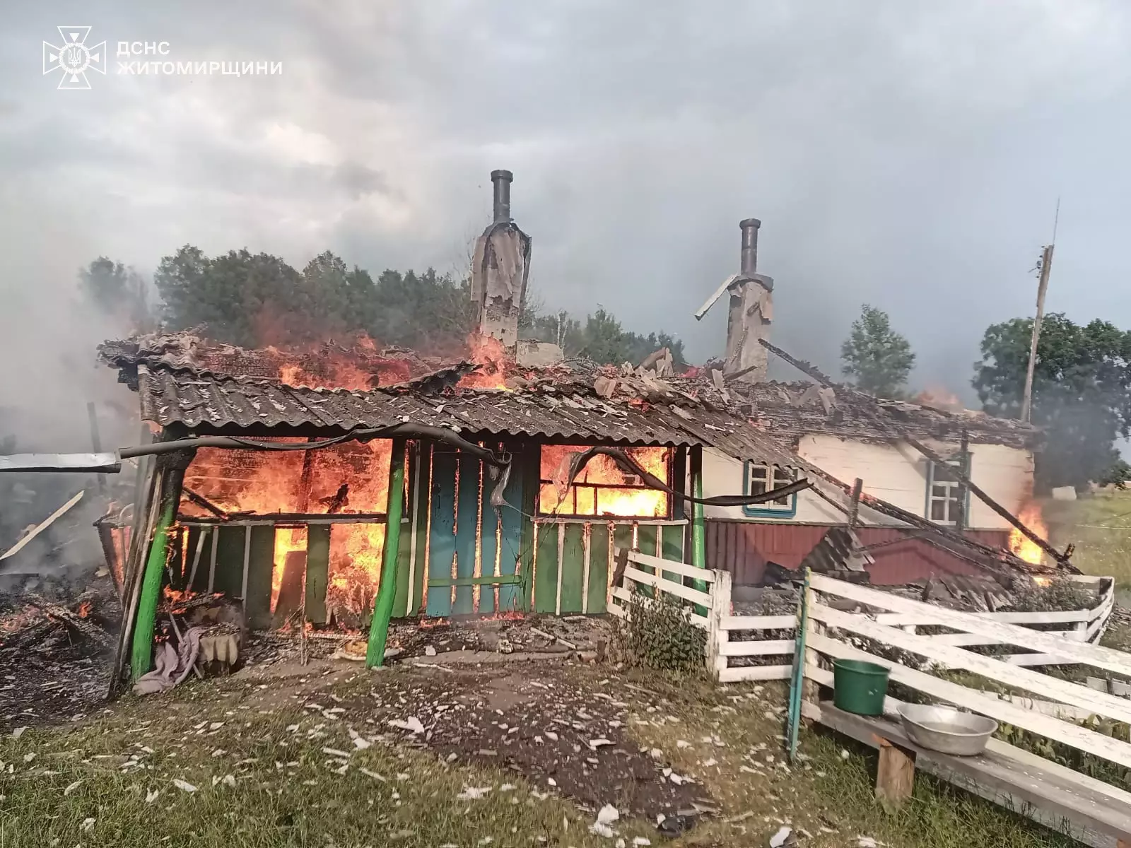 Ліквідація пожежі дерев'яного будинку
