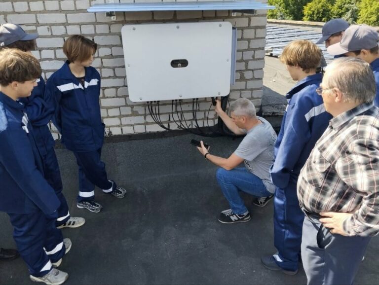 Інвертор та системи управління СЕС у житомирському коледжі