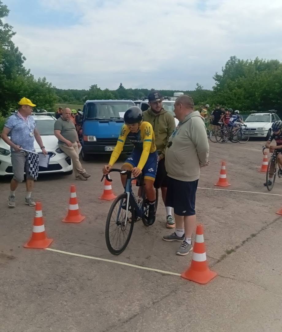 Нагородження абсолютного чемпіона з велоспорту