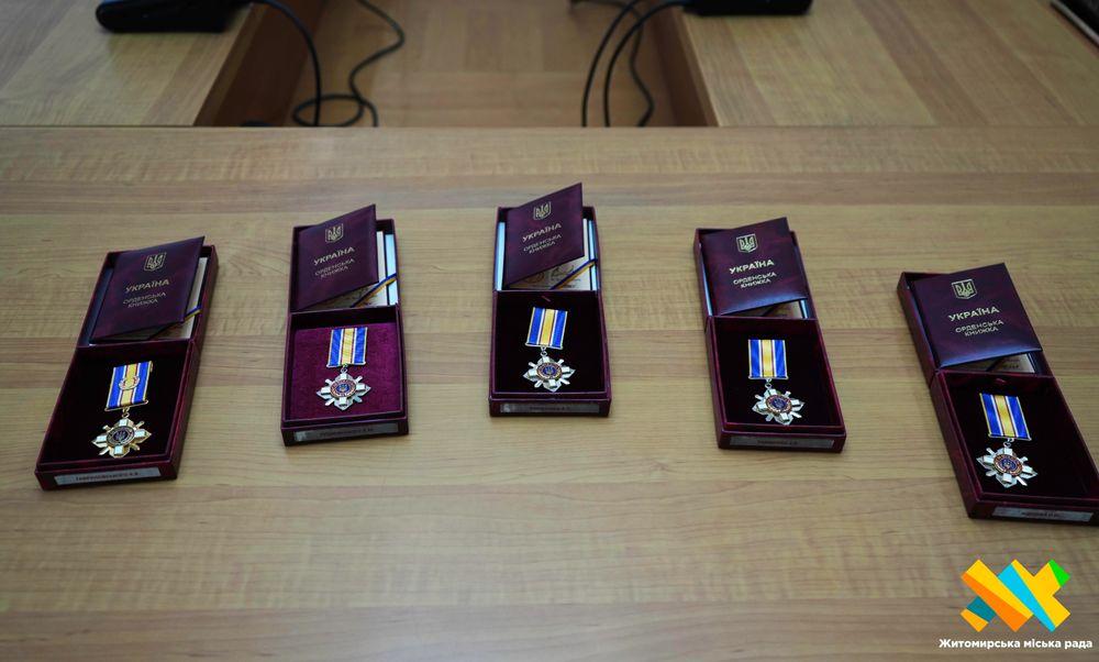Передача державних нагород родинам загиблих Героїв у Житомирі