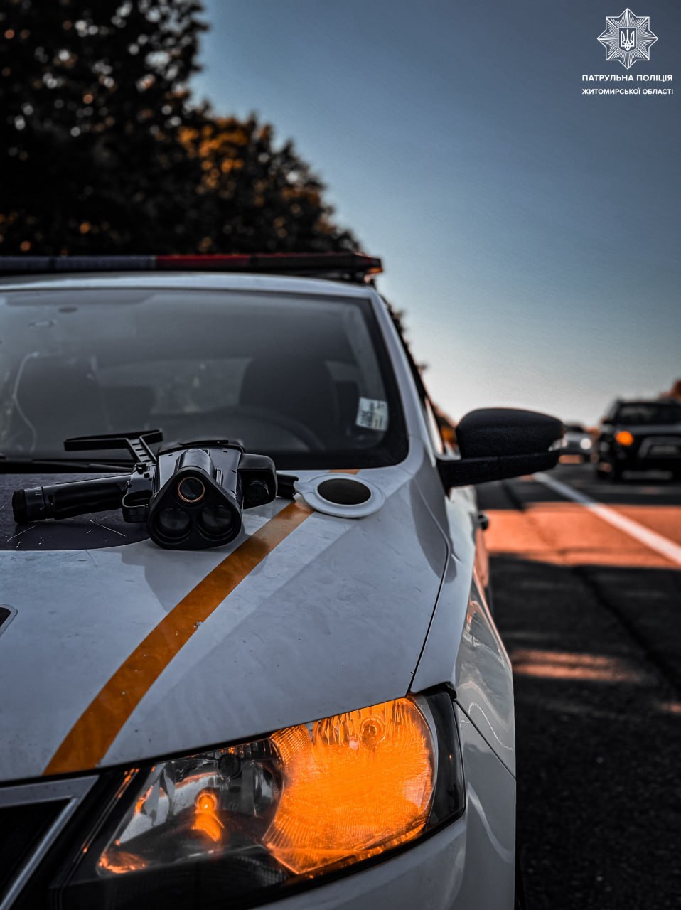 Патрульний поліцейський з приладом TruCam на Житомирщині