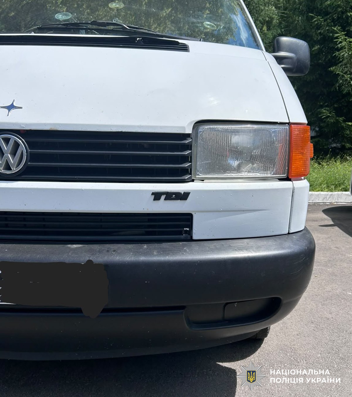 Автомобіль Volkswagen Transporter після наїзду