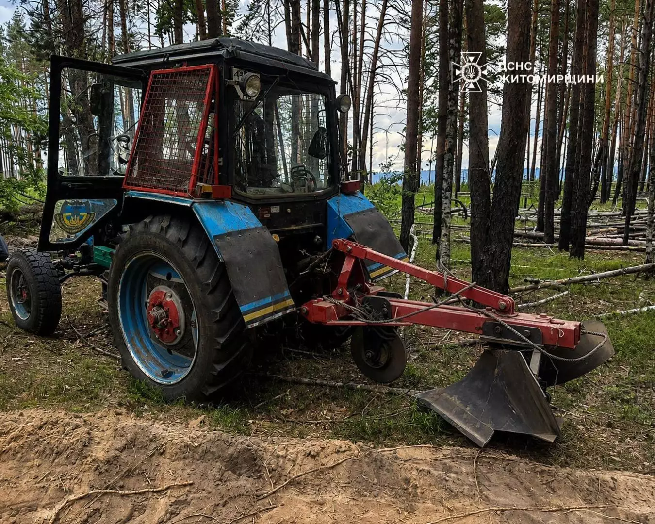 Пожежна техніка в лісі