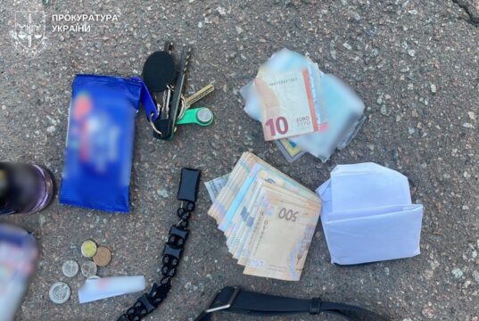 Двоє засуджених із Житомира заробляли на тюремних звичаях вимагали гроші в тюрмі