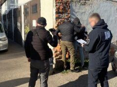 Як працівник безпеки намагався заробити на наркотиках продавав канабіс
