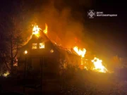 Вогонь знищив двоповерховий будинок через пізній виклик пожежа у вирві
