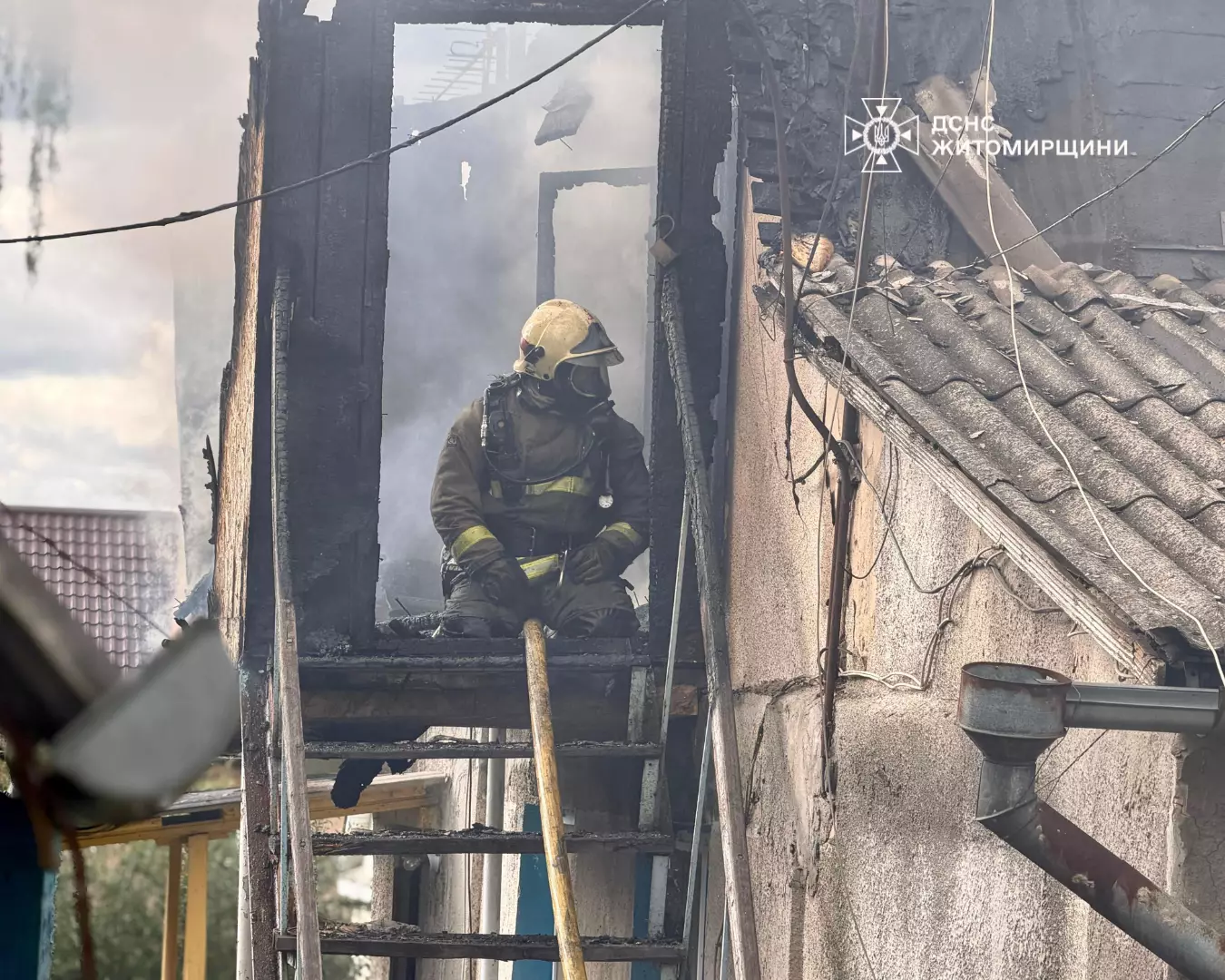 Пожежа у двоповерховому будинку Житомира