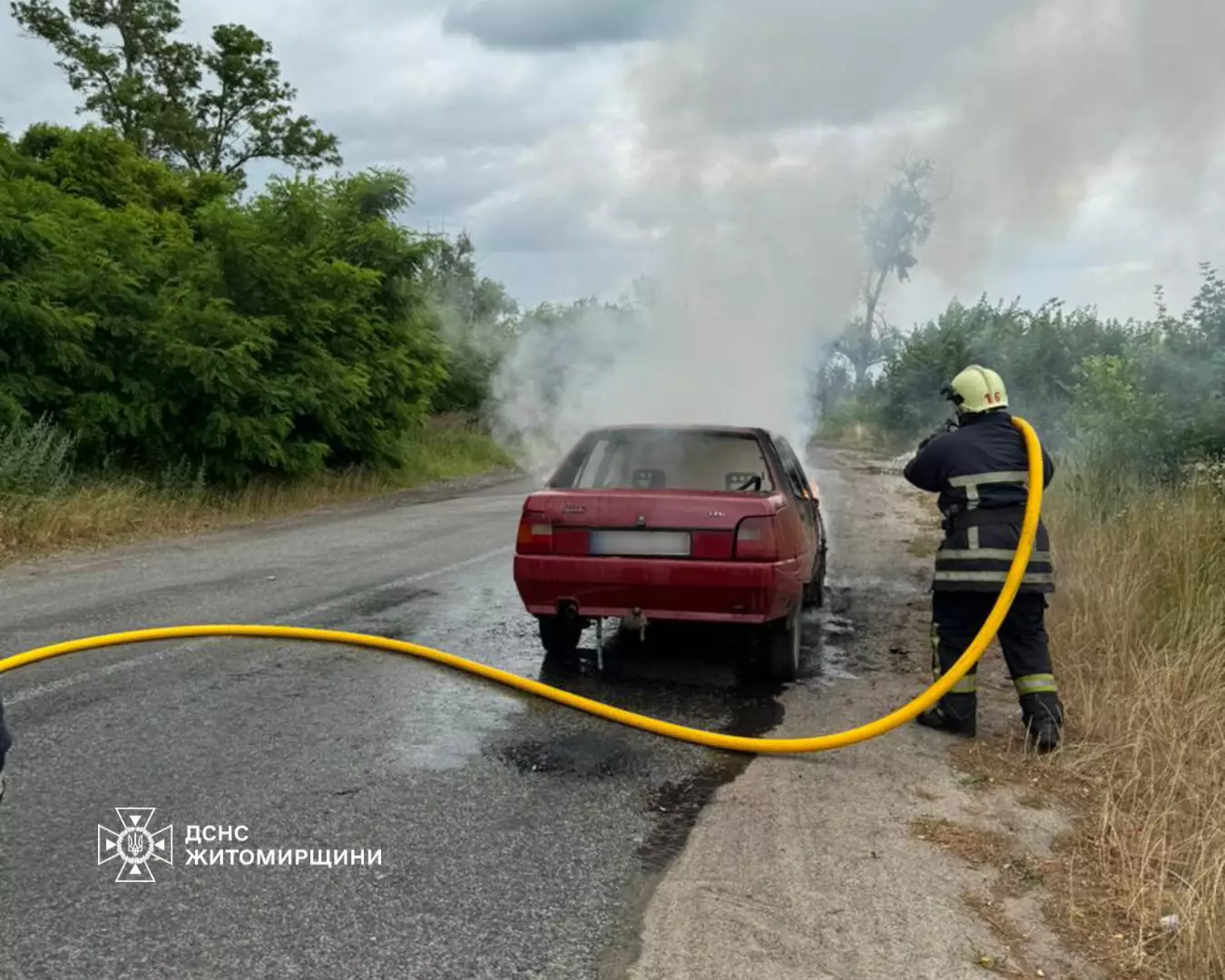 Пожежа автомобіля у селі Мала Рача