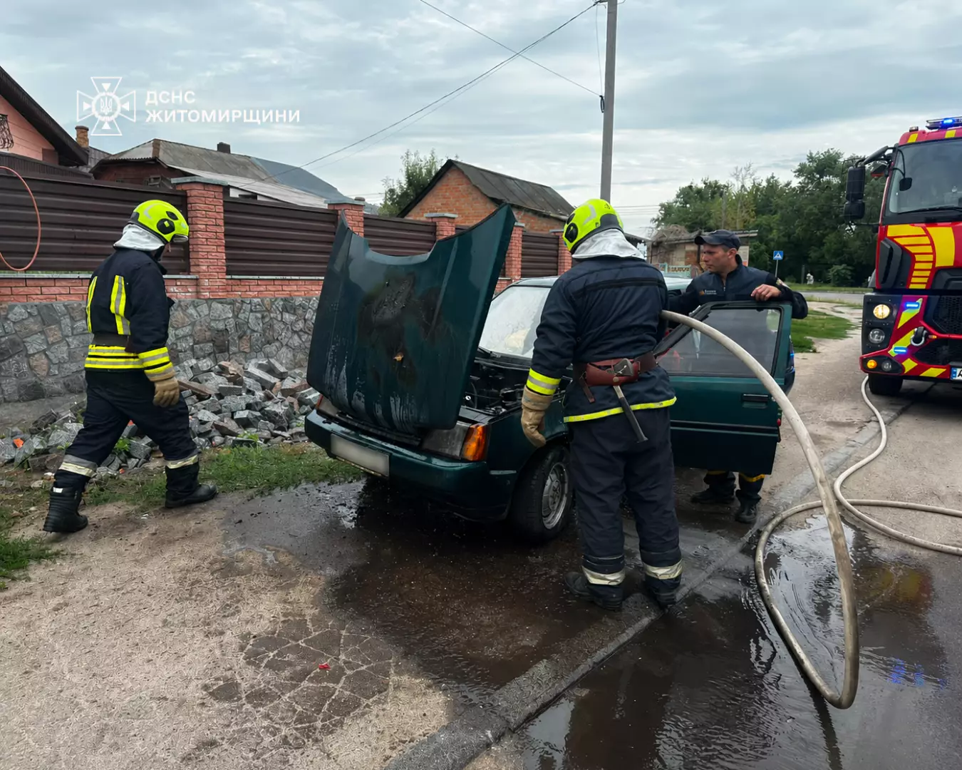 Ліквідація наслідків загоряння авто у Бердичеві