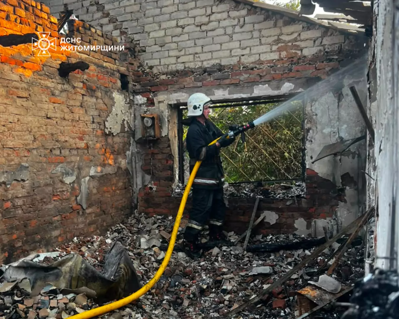 Наслідки руйнівної пожежі в Житомирському районі