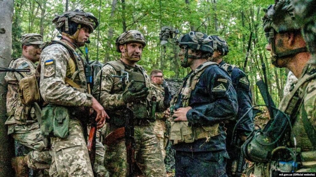 Випускники Академії оборони Великої Британії