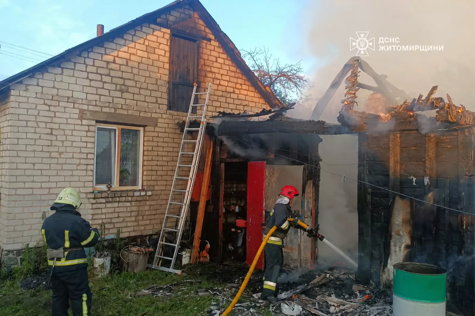 Наслідки пожежі та робота вогнеборців ДСНС
