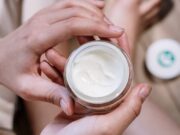 Іспанський підхід до догляду за шкірою та фармацевтичні стандарти дерматокосметика для догляду за губами